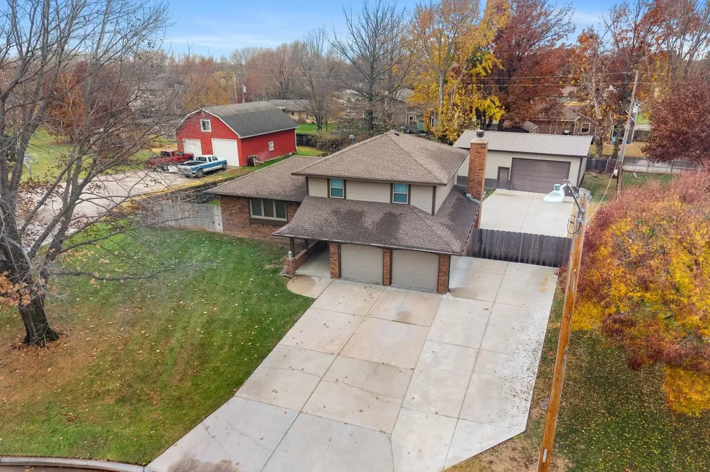 441 S 1st Clearwater KS 67026