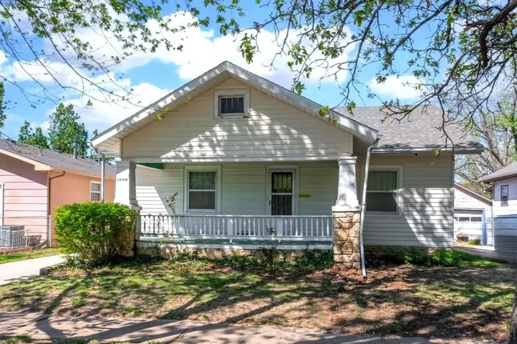 1006 N Washington Avenue Wellington KS 67152
