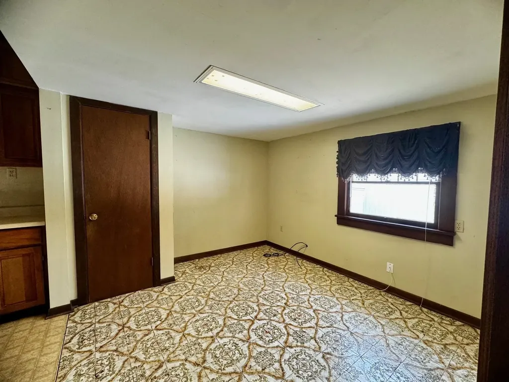 1006 N Washington Avenue Wellington KS 67152