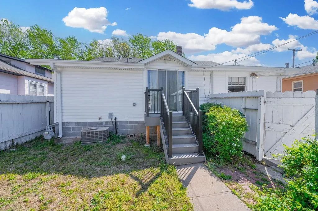 1006 N Washington Avenue Wellington KS 67152