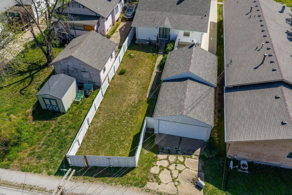 1006 N Washington Avenue Wellington KS 67152