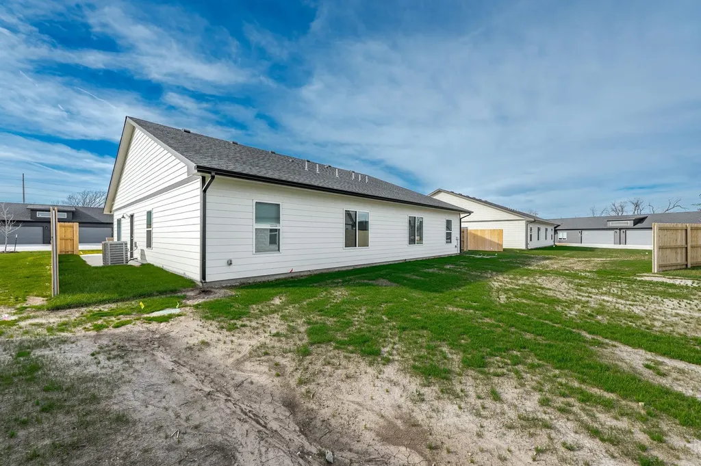 820 S Jay Street Valley Center KS 67147-8948