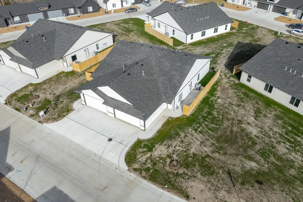820 S Jay Street Valley Center KS 67147-8948