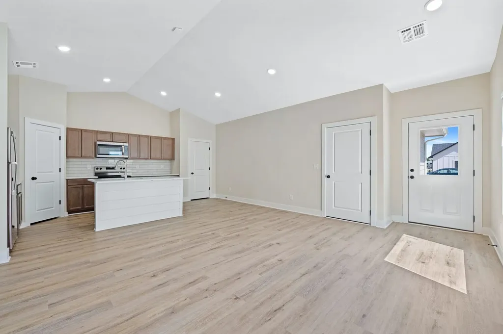 820 S Jay Street Valley Center KS 67147-8948