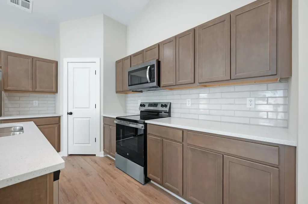 820 S Jay Street Valley Center KS 67147-8948