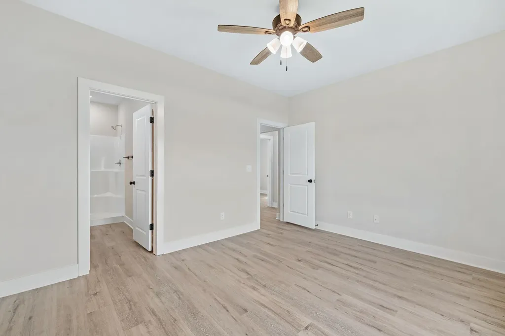 471 E Harper Street Valley Center KS 67147-8948
