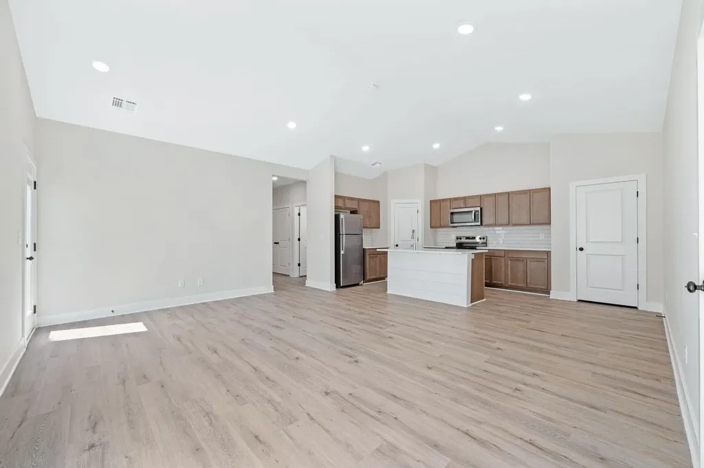 473 E Harper Street Valley Center KS 67147-8948