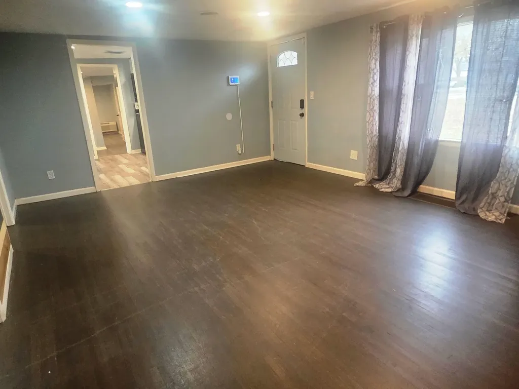 918 S Sedgwick Wichita KS 67213