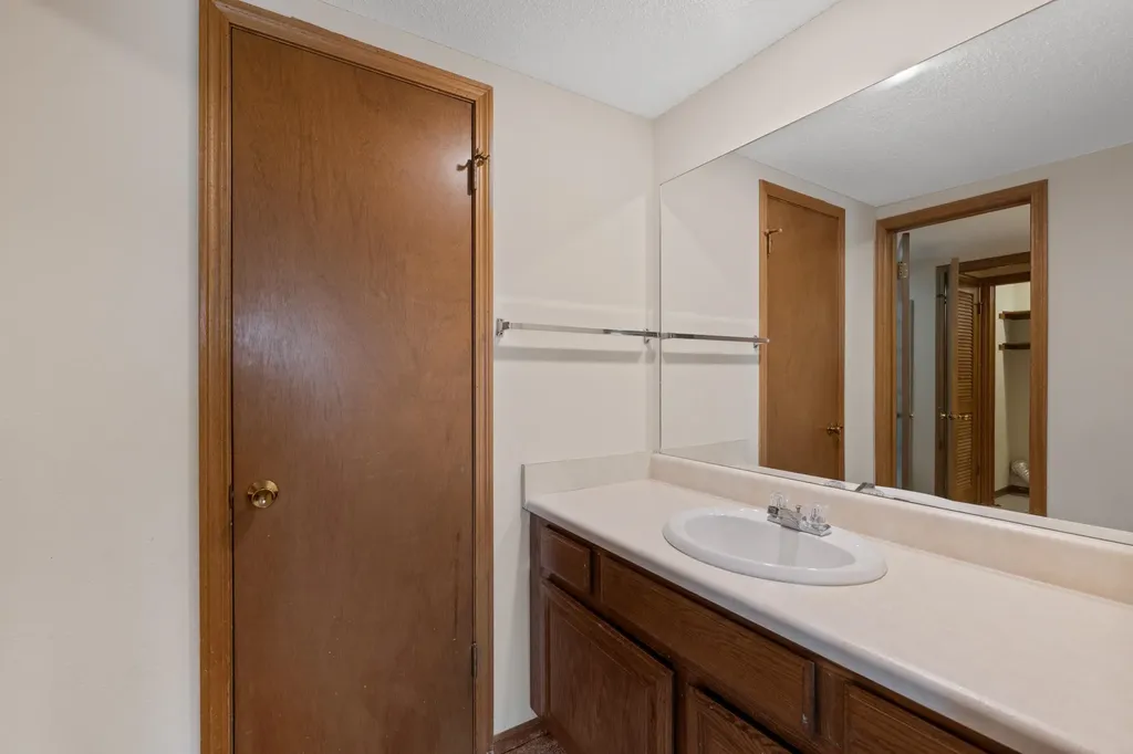 1717 S Cypress Street Wichita KS 67207