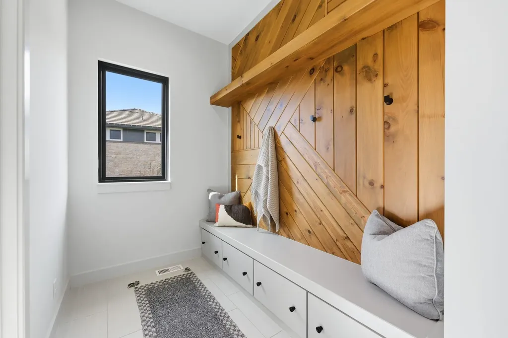 1511 E Bluesage Court Andover KS 67002