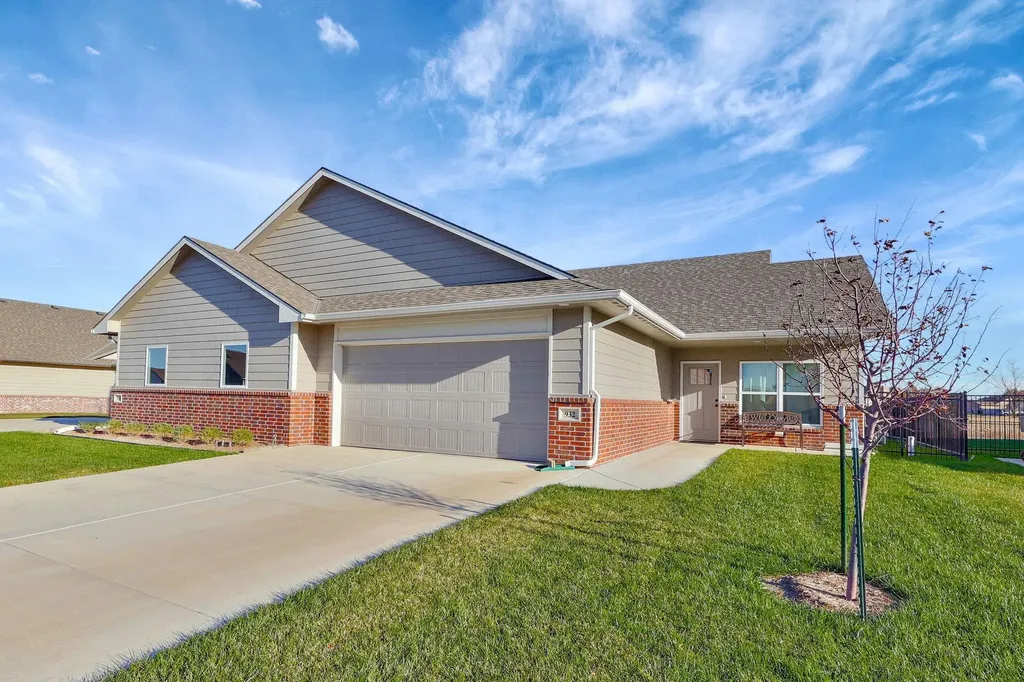 932 N Cloverleaf Street Goddard KS 67052