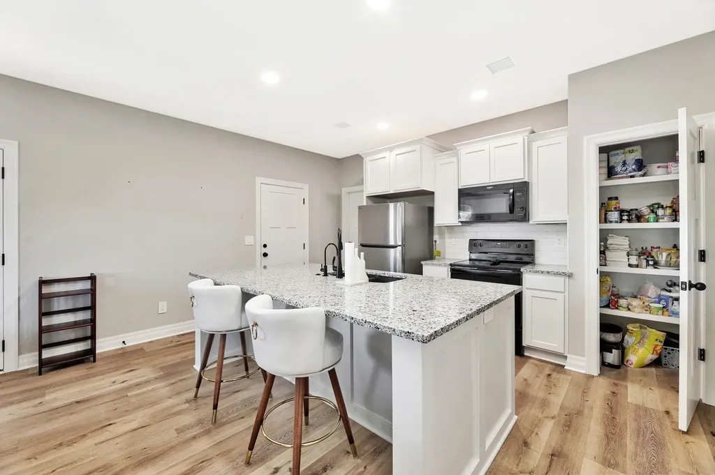 932 N Cloverleaf Street Goddard KS 67052