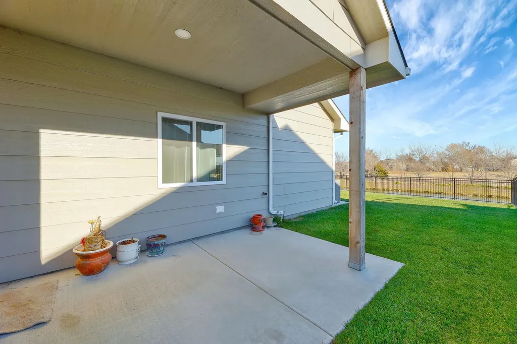 932 N Cloverleaf Street Goddard KS 67052