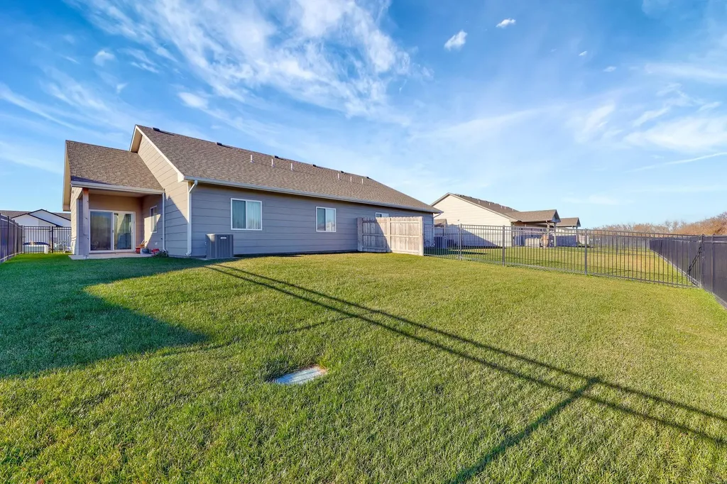 932 N Cloverleaf Street Goddard KS 67052