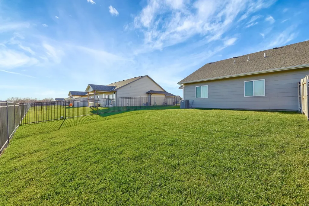 932 N Cloverleaf Street Goddard KS 67052