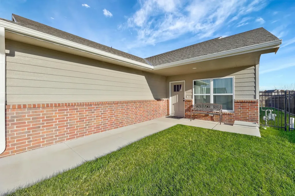 932 N Cloverleaf Street Goddard KS 67052