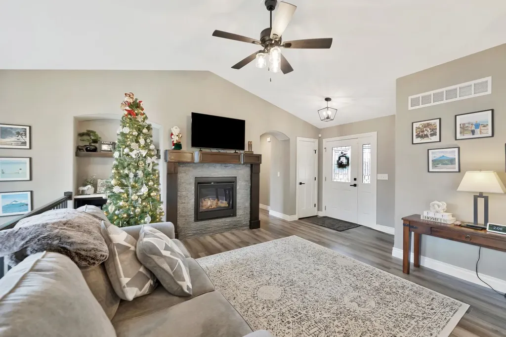 2354 S Chateau Street Wichita KS 67207