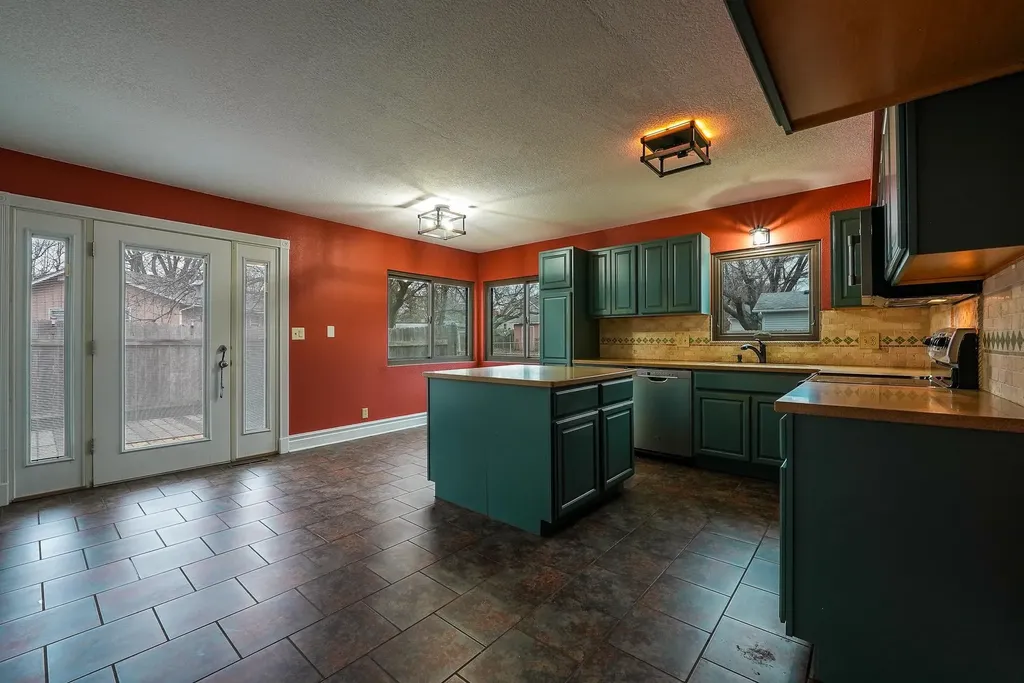 509 W 13th Avenue El Dorado KS 67042