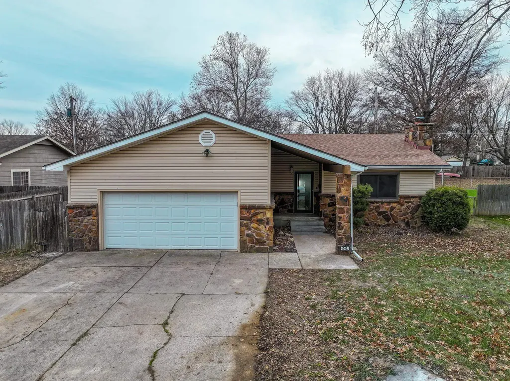 509 W 13th Avenue El Dorado KS 67042