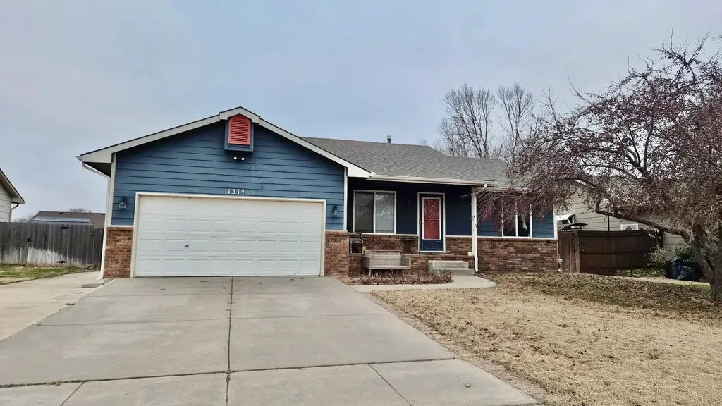1314 E Hurley Street Haysville KS 67060