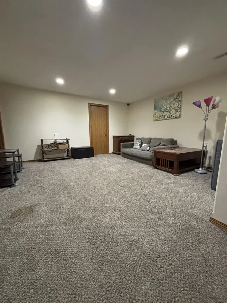 1314 E Hurley Street Haysville KS 67060