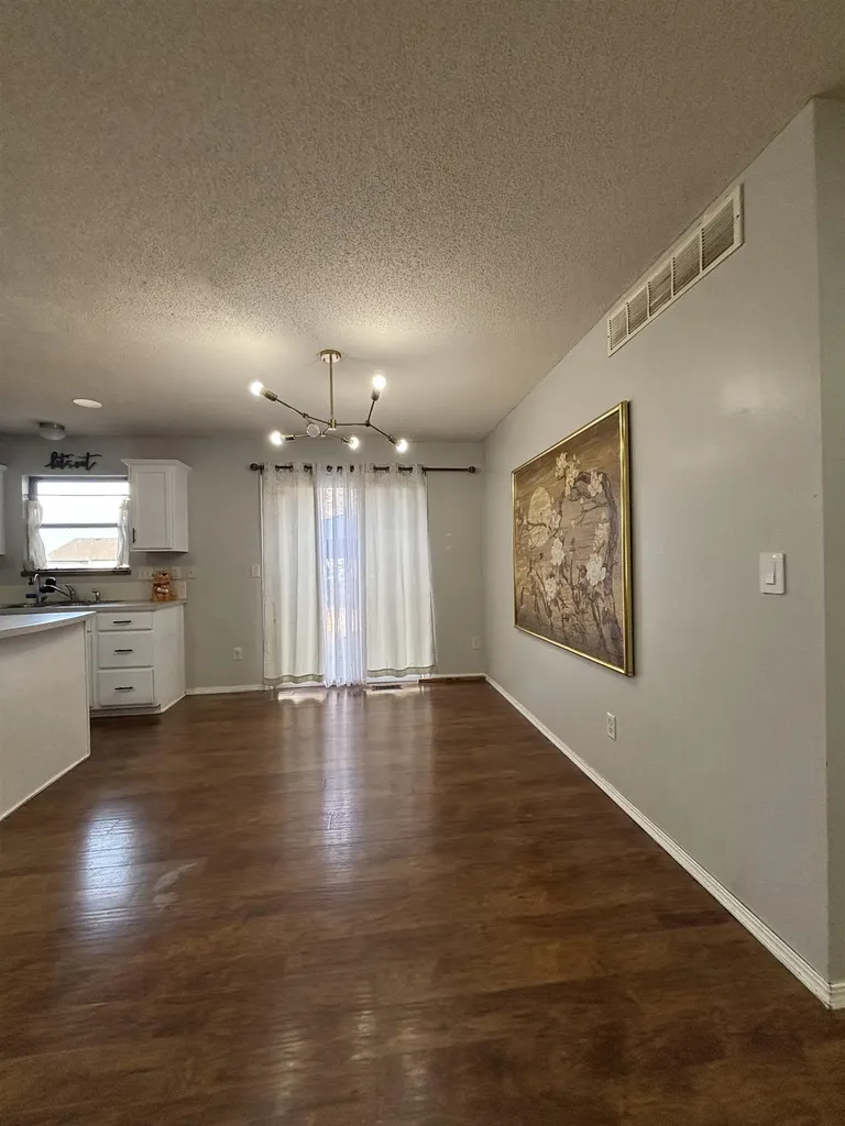 1314 E Hurley Street Haysville KS 67060