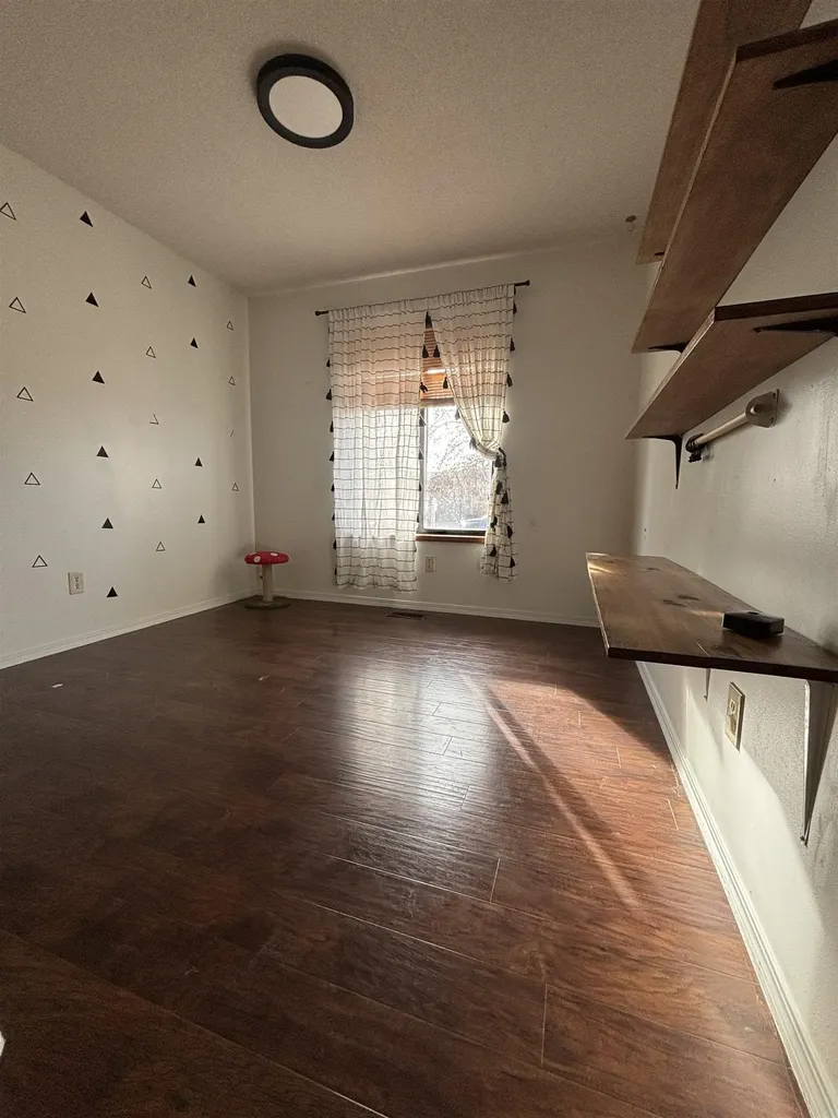 1314 E Hurley Street Haysville KS 67060