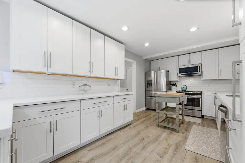 4004 Clarendon Street Bel Aire KS 67220