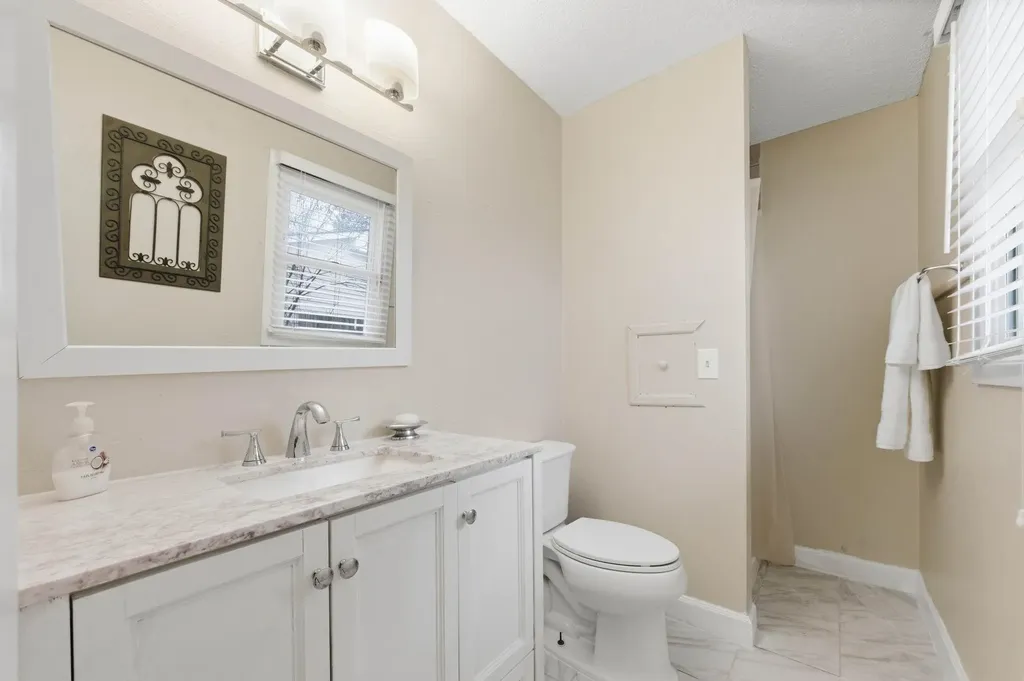 4004 Clarendon Street Bel Aire KS 67220