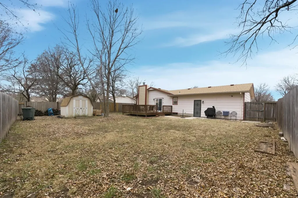 4004 Clarendon Street Bel Aire KS 67220