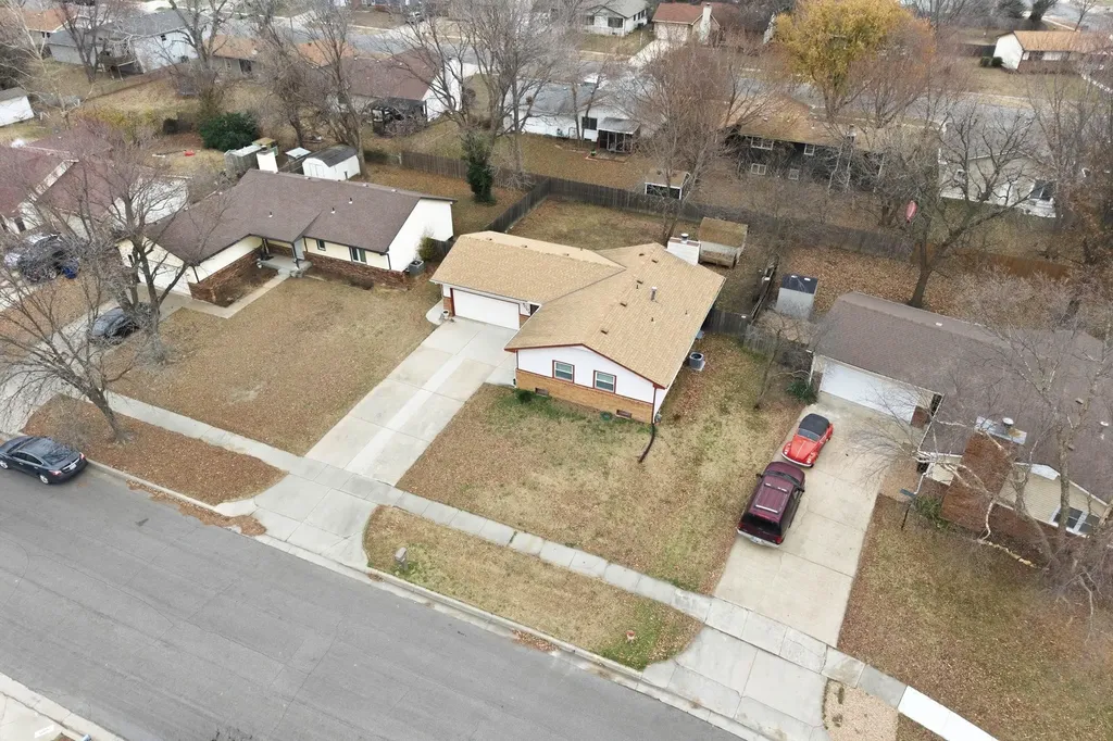 4004 Clarendon Street Bel Aire KS 67220