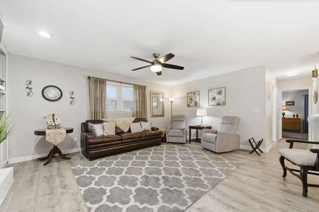4004 Clarendon Street Bel Aire KS 67220