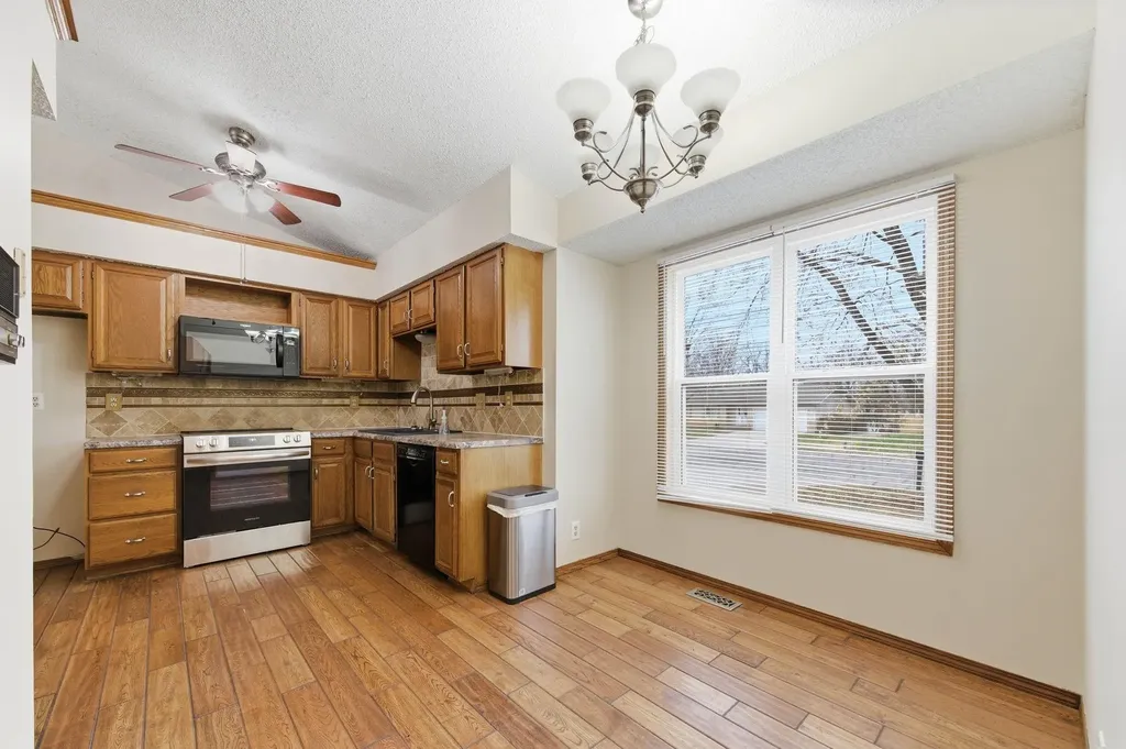 1644 N Parkdale Street Wichita KS 67212