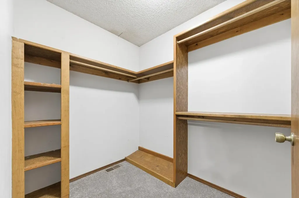 1644 N Parkdale Street Wichita KS 67212