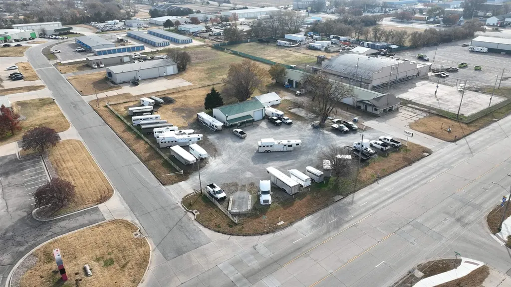 7046 S Broadway Avenue Haysville KS 67060