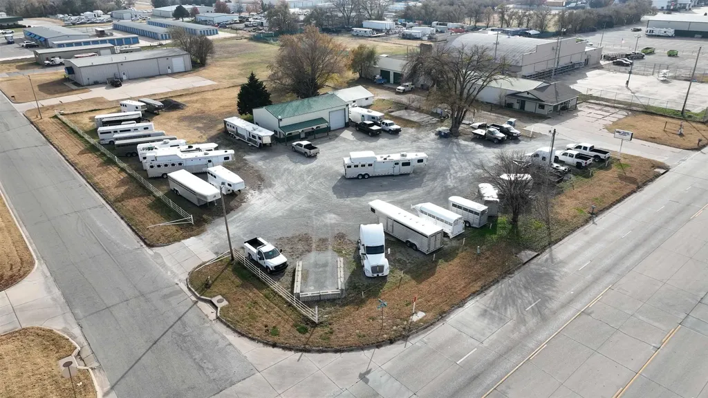 7046 S Broadway Avenue Haysville KS 67060