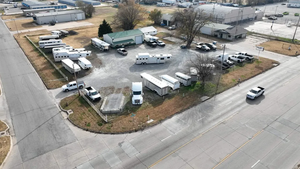 7046 S Broadway Avenue Haysville KS 67060