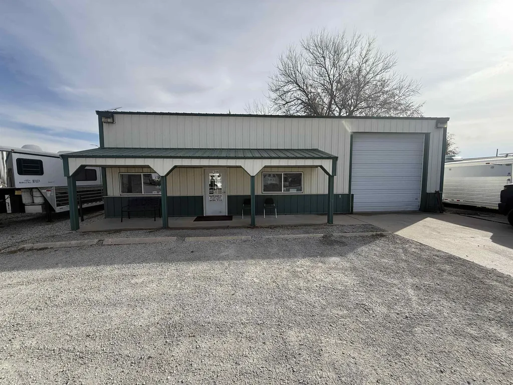 7046 S Broadway Avenue Haysville KS 67060