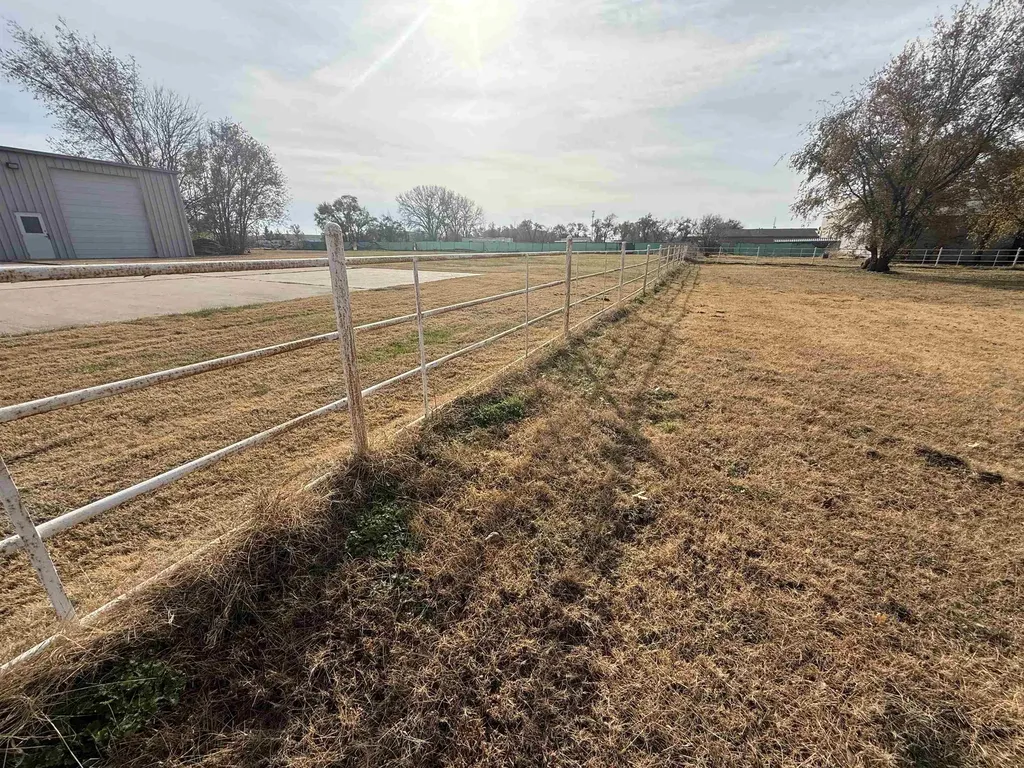 7046 S Broadway Avenue Haysville KS 67060
