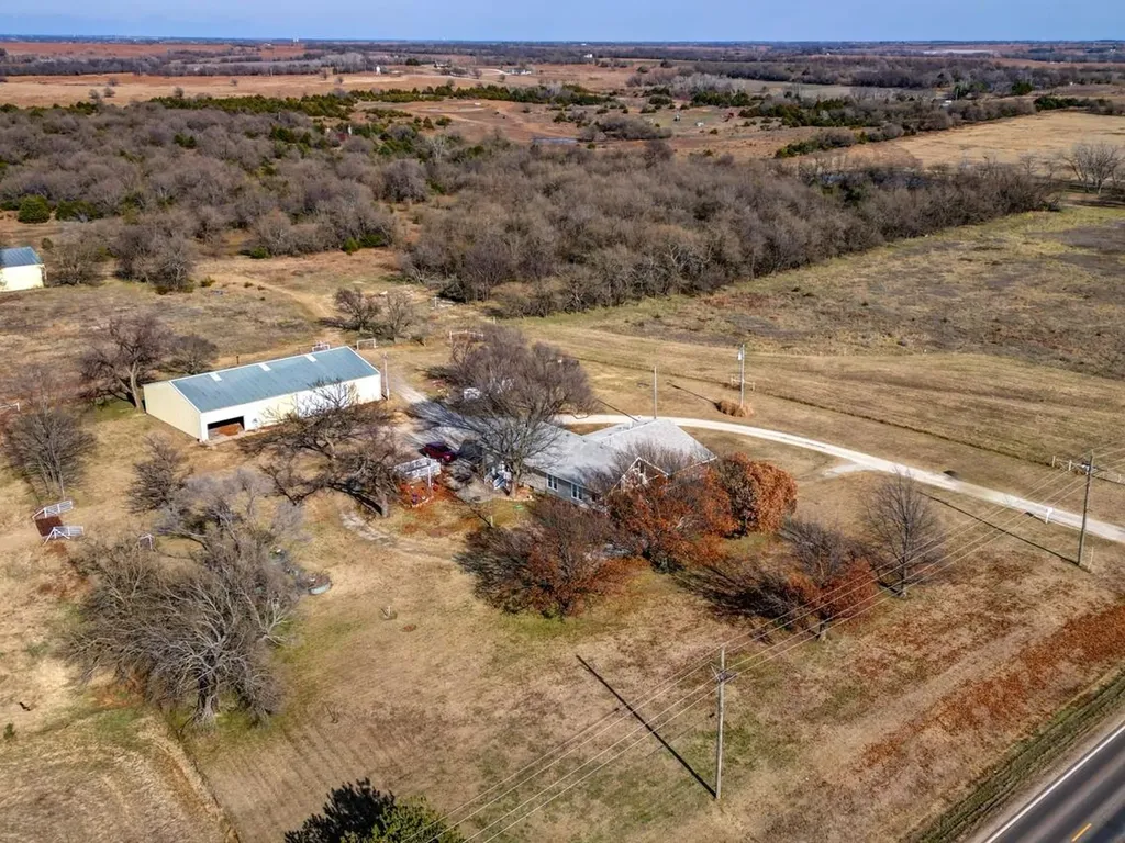 4622 E 9th Avenue Winfield KS 67156