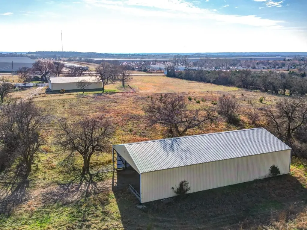 4622 E 9th Avenue Winfield KS 67156