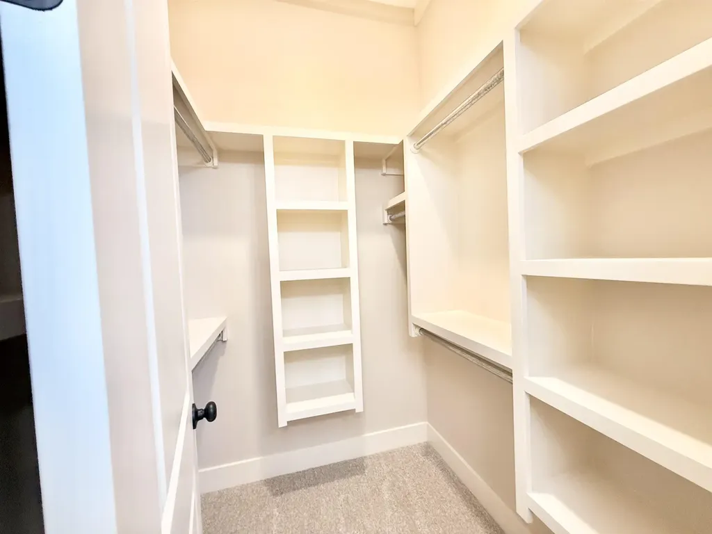 2207 S Chateau Court Wichita KS 67207