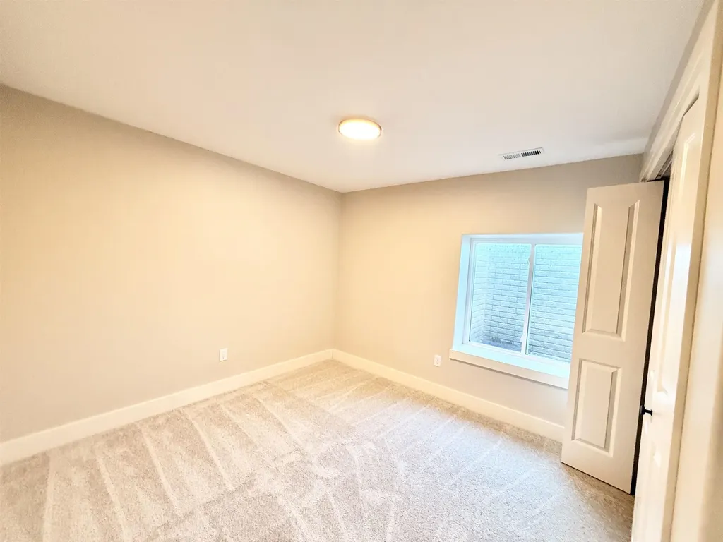 2207 S Chateau Court Wichita KS 67207