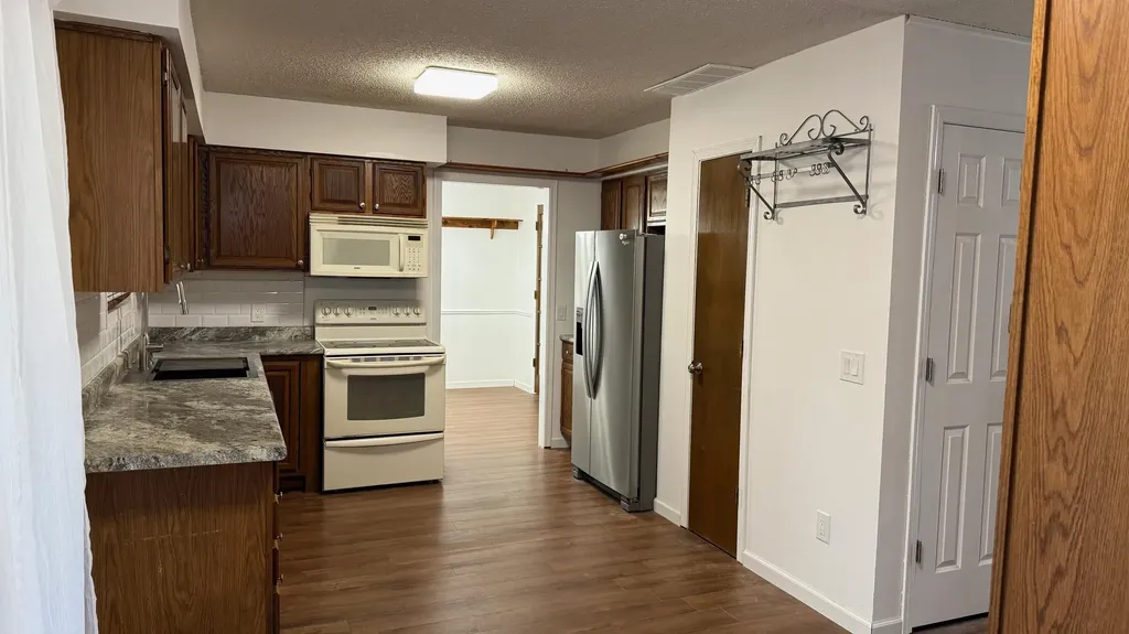 924 Maplewood Court Andover KS 67002