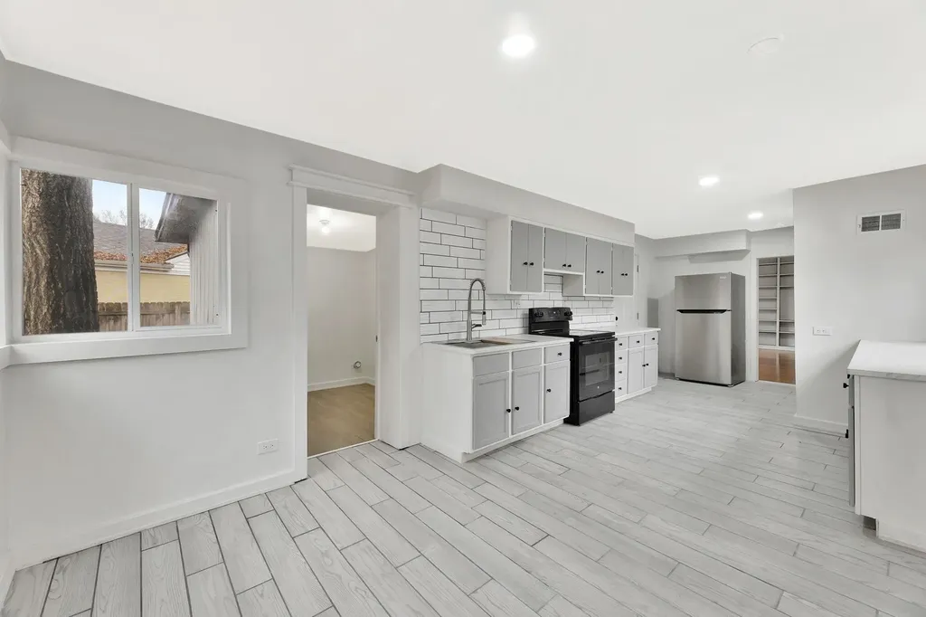 5608 E Park Hollow Drive Wichita KS 67208