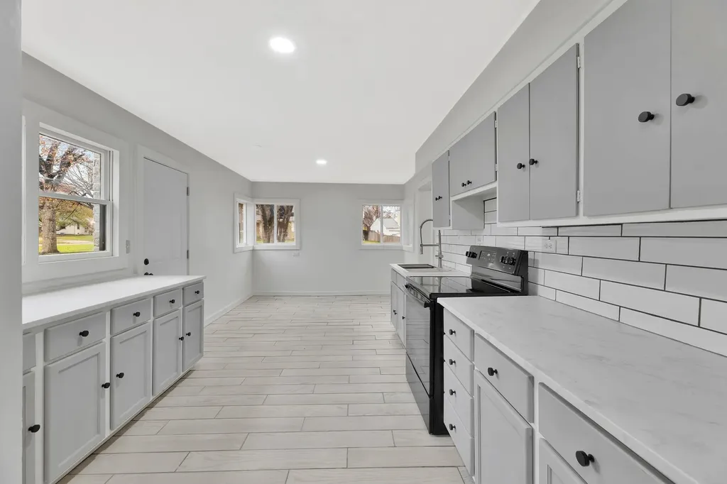 5608 E Park Hollow Drive Wichita KS 67208
