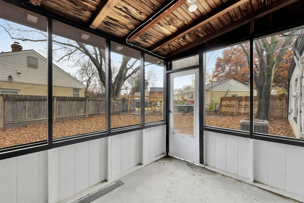 5608 E Park Hollow Drive Wichita KS 67208