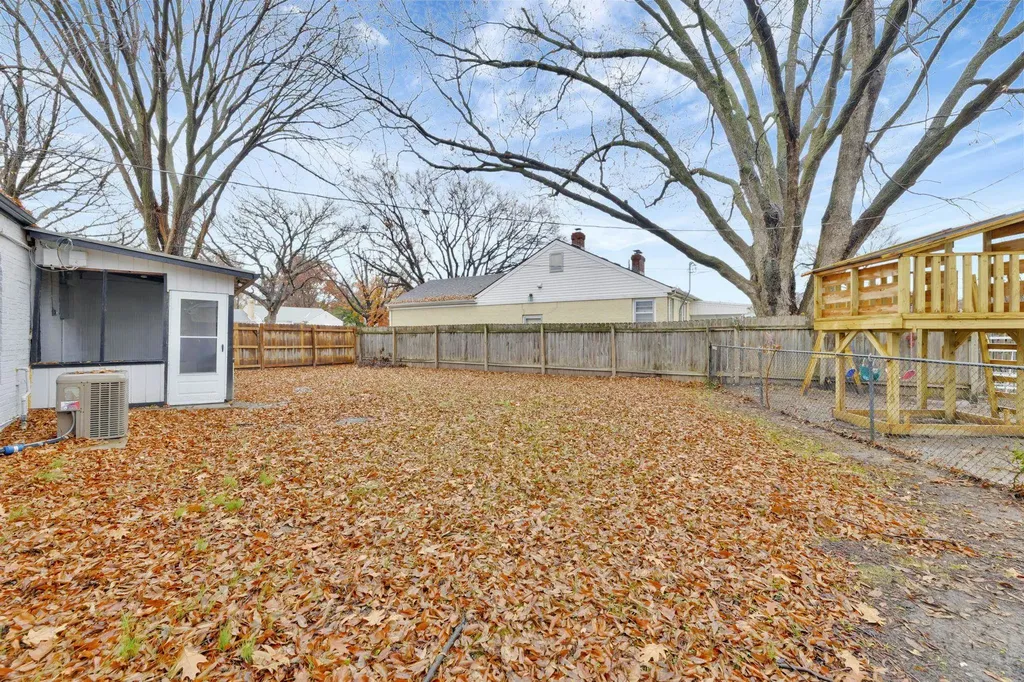 5608 E Park Hollow Drive Wichita KS 67208