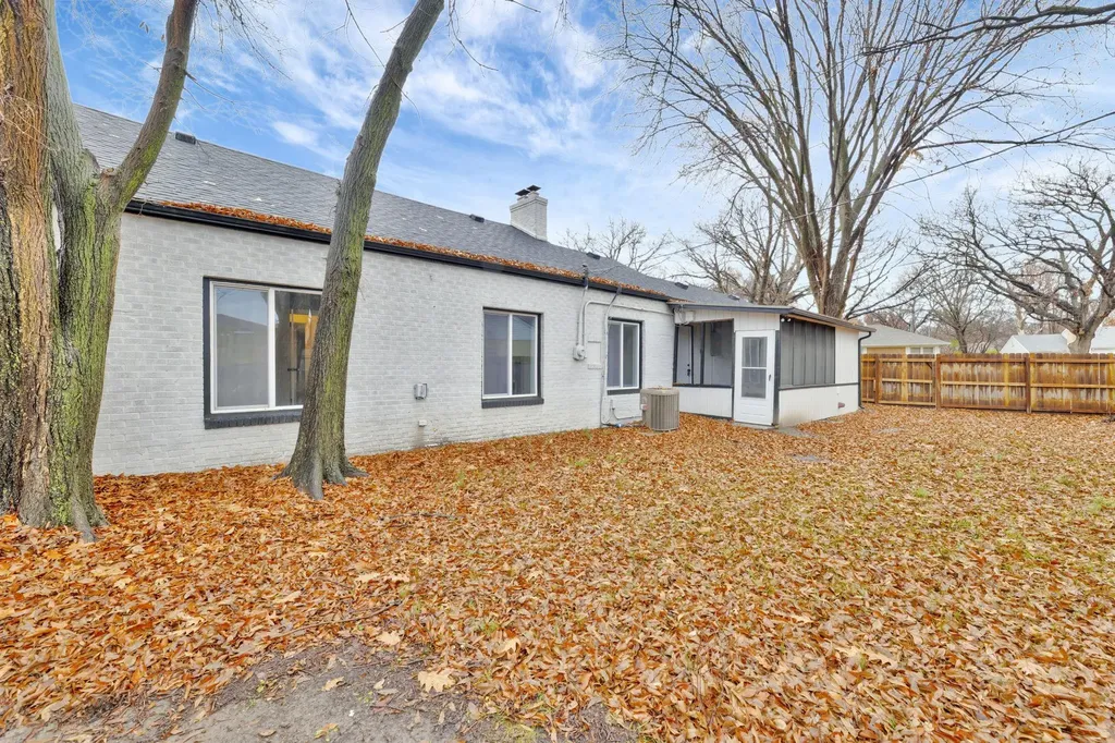5608 E Park Hollow Drive Wichita KS 67208