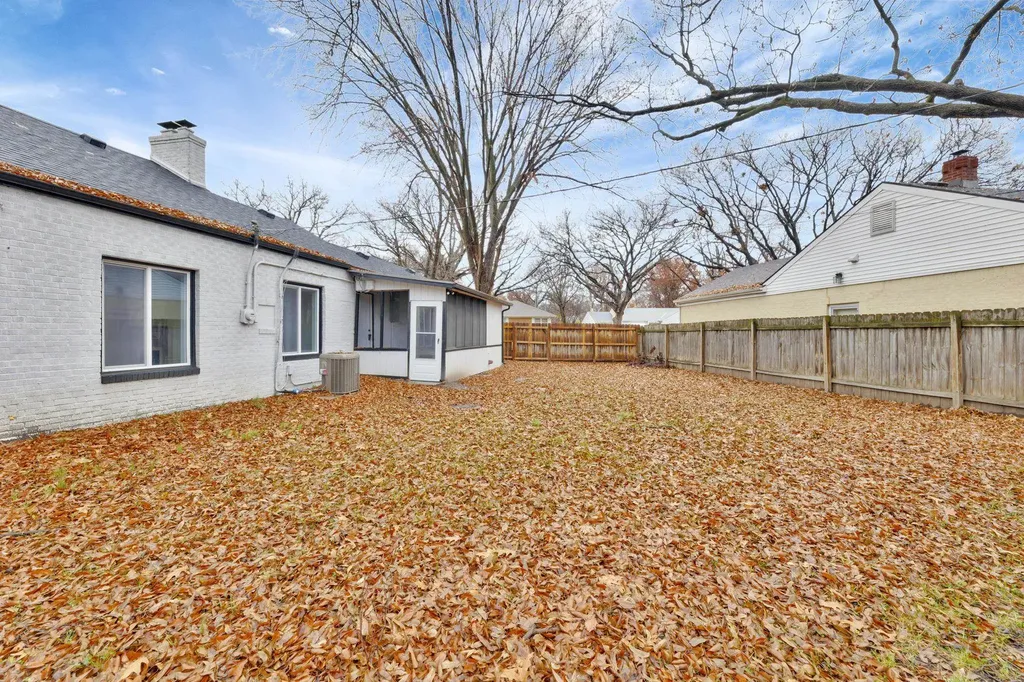 5608 E Park Hollow Drive Wichita KS 67208